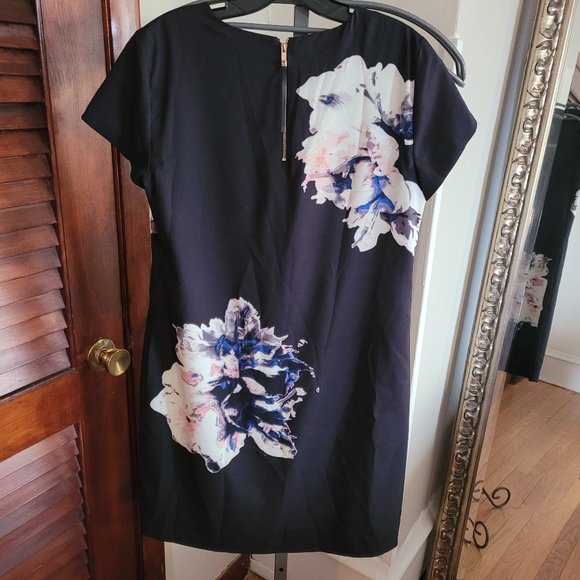 Vince Camuto Sheath Dress - Picture 2 of 6